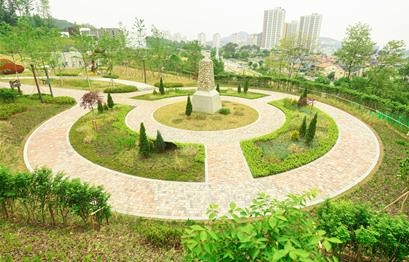 평화공원 내 구유엔군초전기념비